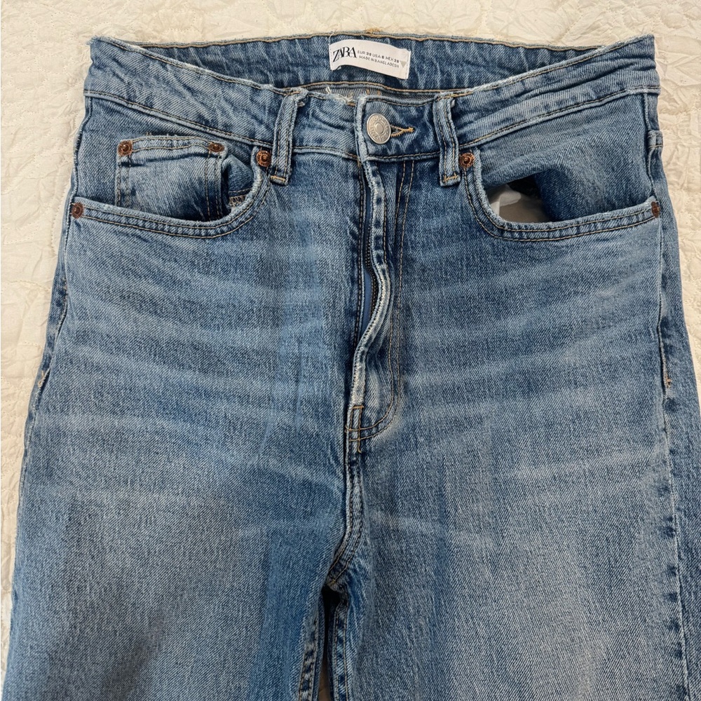 Zara High Rise Jeans -Size 6